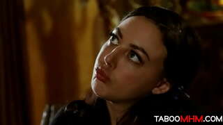 زوج أم يضاجع ابنة زوجته مثل المعلم الذي يعاقب عاهرة تلميذة