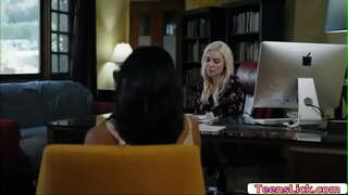 Avi te Aroha noa kia mataara Kenzie Taylor pai mitimiti i tona teen topanga