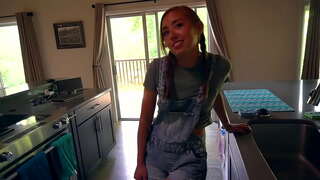 بالكاد القانونية نظافة المنزل تحدثت إلى الجنس على الكاميرا: BrandiBraids