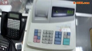 Fotosini Boba uning sumkalar sotadi va yog&#039;ayotgan